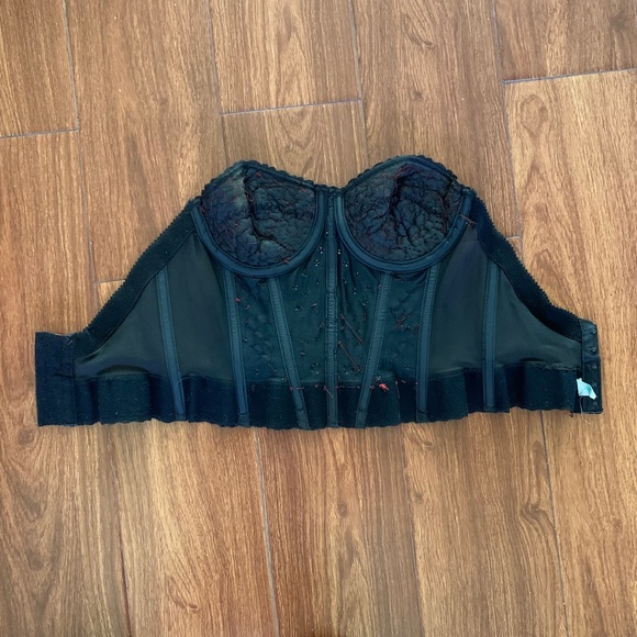 Carnival Black and Red Bustier - Picture 2 of 4